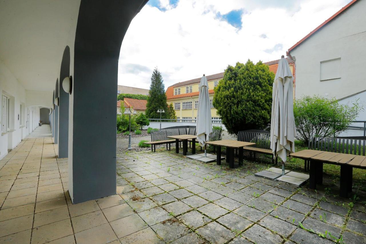 Hotel Magnolia Roudnice nad Labem Buitenkant foto