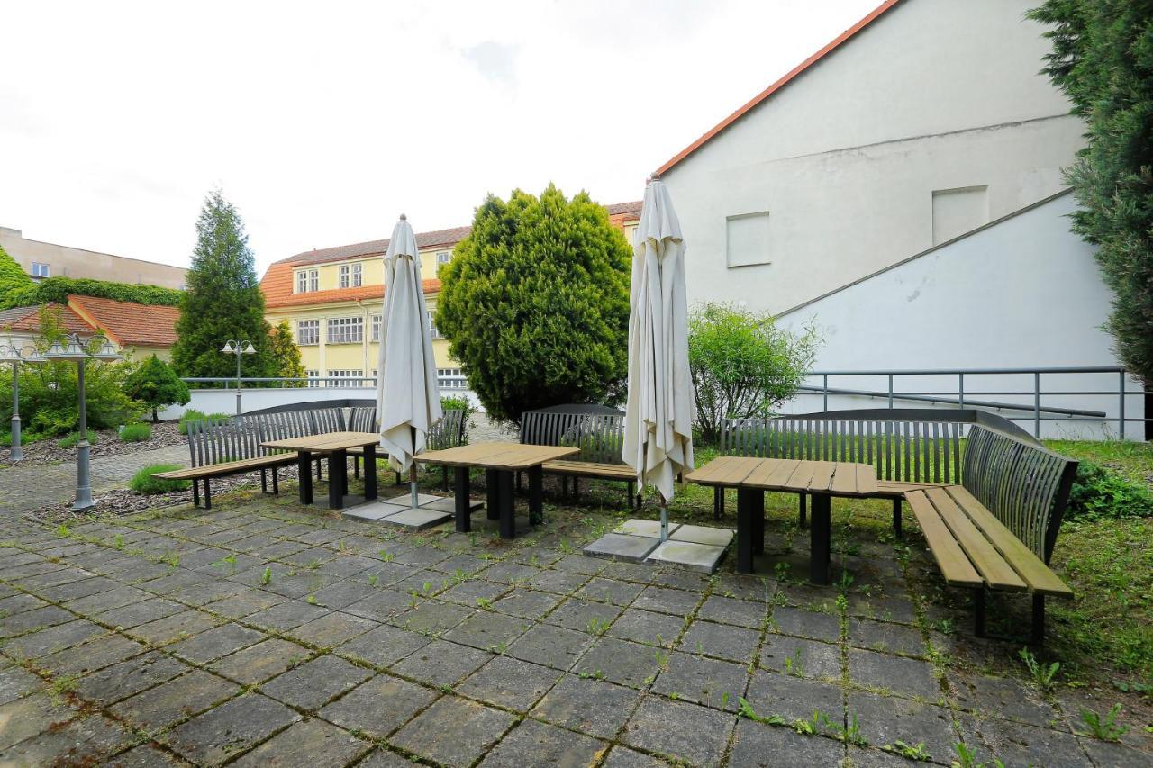 Hotel Magnolia Roudnice nad Labem Buitenkant foto