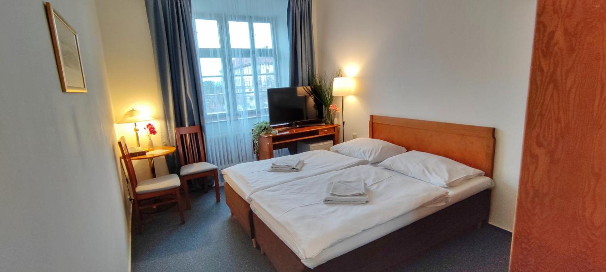 Hotel Magnolia Roudnice nad Labem Buitenkant foto