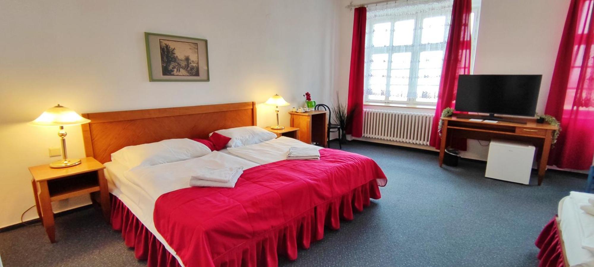Hotel Magnolia Roudnice nad Labem Buitenkant foto