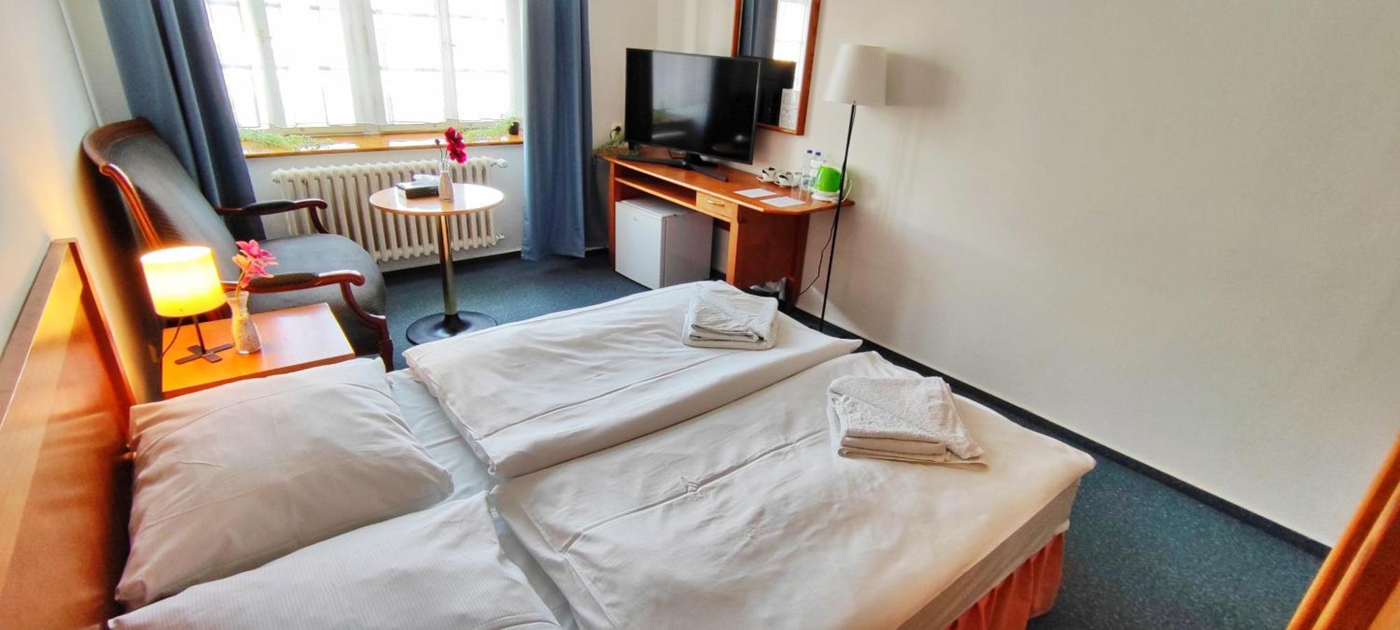 Hotel Magnolia Roudnice nad Labem Buitenkant foto