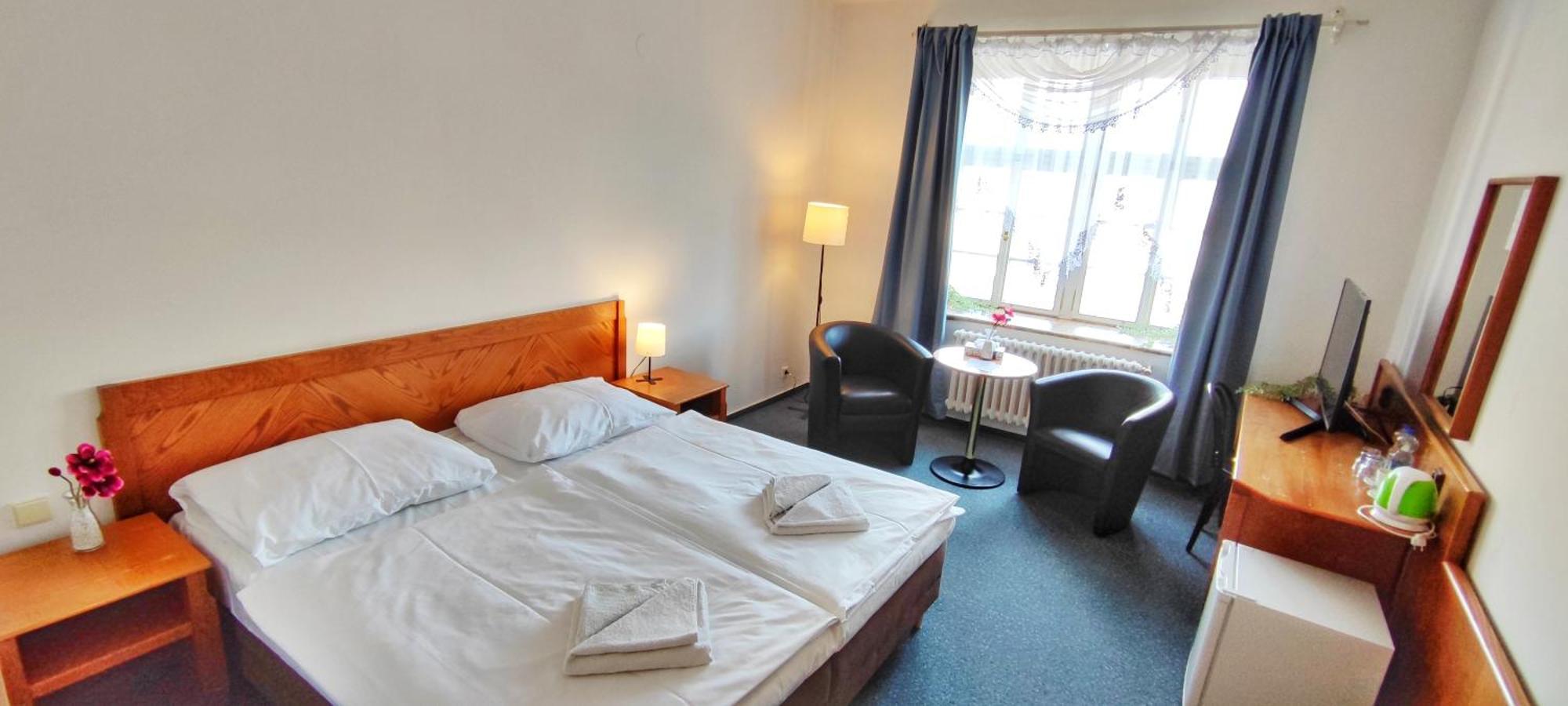 Hotel Magnolia Roudnice nad Labem Buitenkant foto