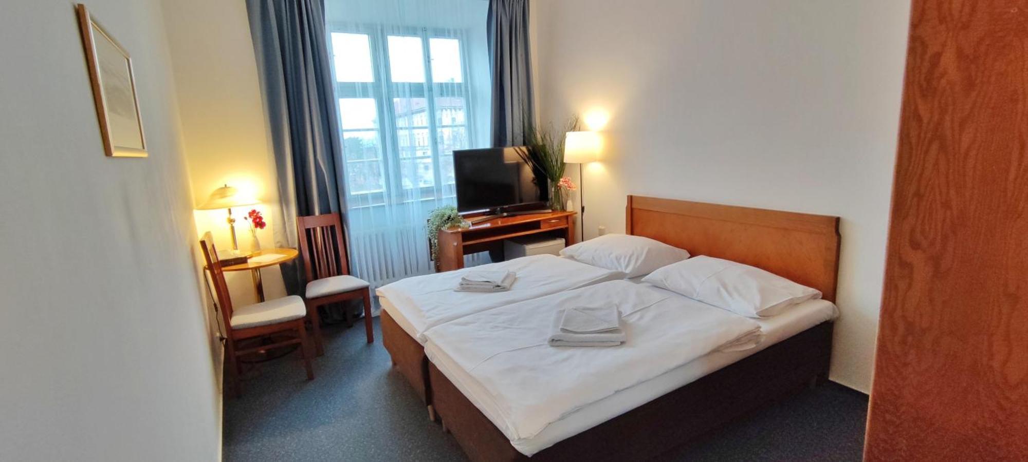 Hotel Magnolia Roudnice nad Labem Buitenkant foto